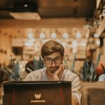 Как правильно подобрать веб-разработчика: frontend, backend или full-stack unsplash_833.jpg